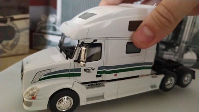 American Truck Volvo vnl 730 Bekins , Camiones Americanos 1:43 смотреть онлайн