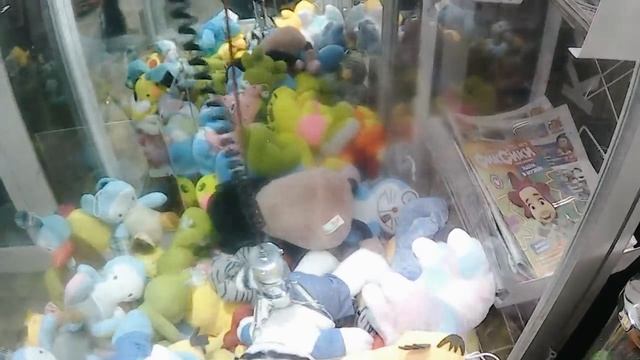 Выиграл белого тигра в автомате-хватайке на Сереневом саду!!! смотреть онлайн