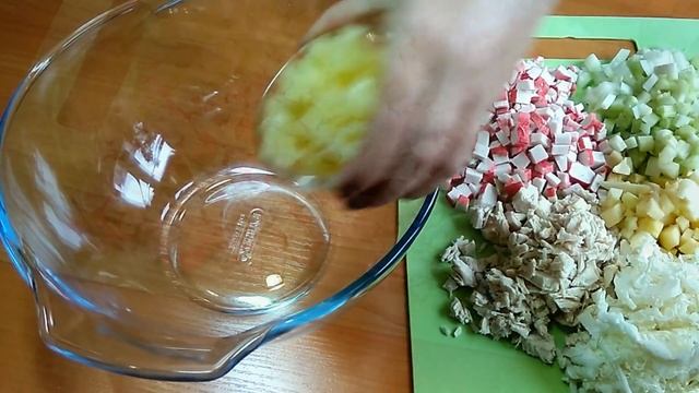 Салат на 8 марта : "Белые ночи". Очень вкусный и красивый. смотреть онлайн