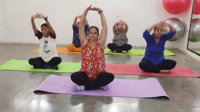 45 min nonstop workout routine on Bollywood songs - Warmup-Workout- Stretching- Meditation смотреть онлайн