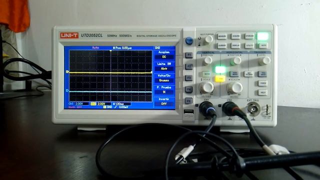 Osciloscopio Digital Modelo UTD2052CL UNI-T 50MHz 500MS7s 50GS/s смотреть онлайн