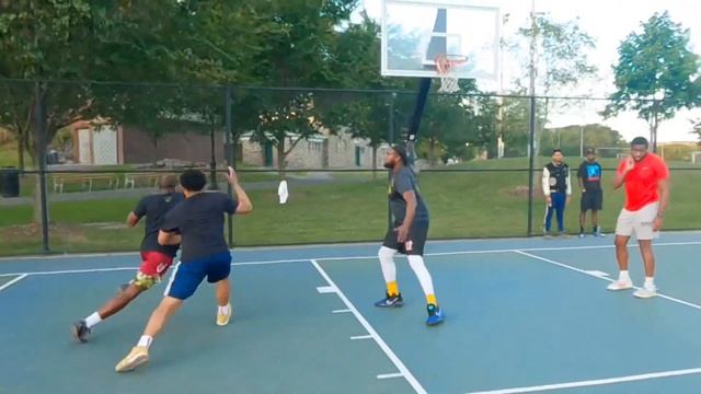 SIDELINE MEDIA x CITY PARK HOOPS смотреть онлайн