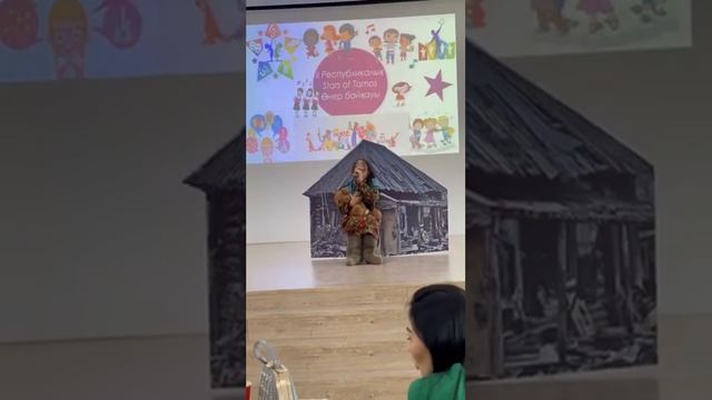 Оборванного мишку утешала. Лора Тасси. трогательное стихотворение