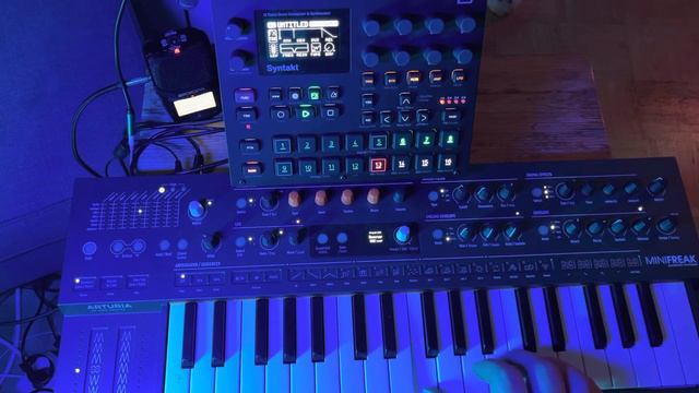 Reversor - Arturia Minifreak and Elektron Syntakt jam смотреть онлайн