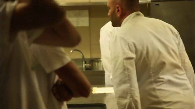 Yianis Loukakos in the kitchen смотреть онлайн