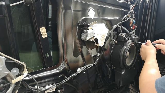 Audi Q7 door interior and window glass removal / replacement смотреть онлайн