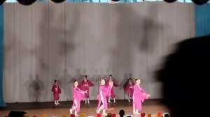 детский китайский танец с веерами 0001