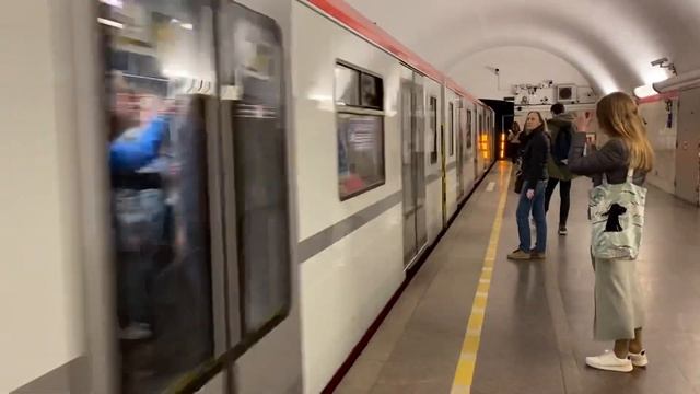 «Балтиец» на «Площади Ленина» смотреть онлайн
