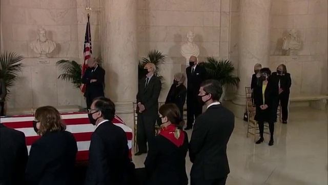 JUST IN: Chief Justice John Roberts remembers Ruth Bader Ginsburg смотреть онлайн