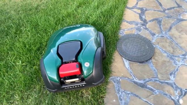 Робот газонокосилка Robomow RK1000, RS635Pro S. Режим кошения края газона в ручном и авто режимах. смотреть онлайн