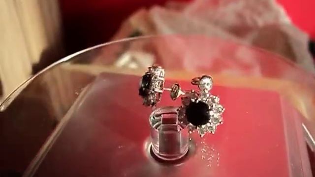 Серьги с сапфирами и бриллиантами смотреть онлайн