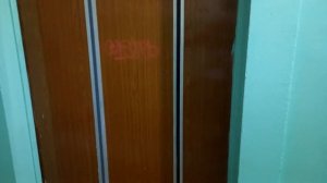 Лифты «КМЗ» 1987 года выпуска, жуткий двигатель 4АН200 [Ул. Лукашевича 29, подъезд 3]