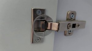 Решение проблемы за 3 секунды. Как отключить доводчик петли blum