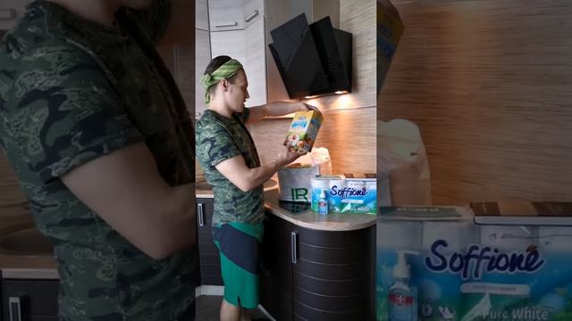 Ждал 3 дня паёк волонтеры пришли, показываю что принесли бесплатно видео смотреть онлайн