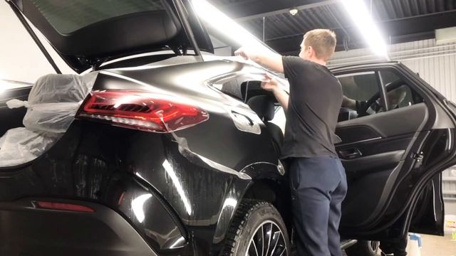 Оклейка кузова в матовую антигравийную пленку Мерседес GLE ( МБ-Беляево)! смотреть онлайн