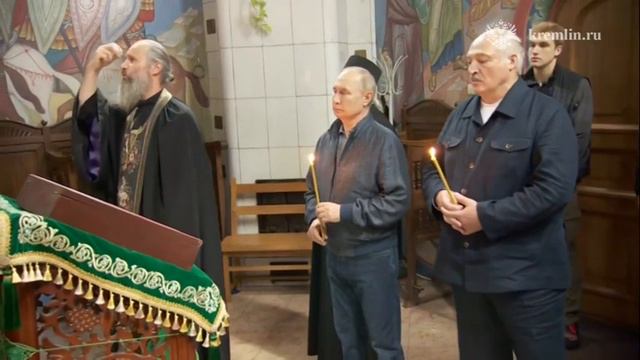 Лукашенко не стал креститься во время молебна «о победе над супостатом»