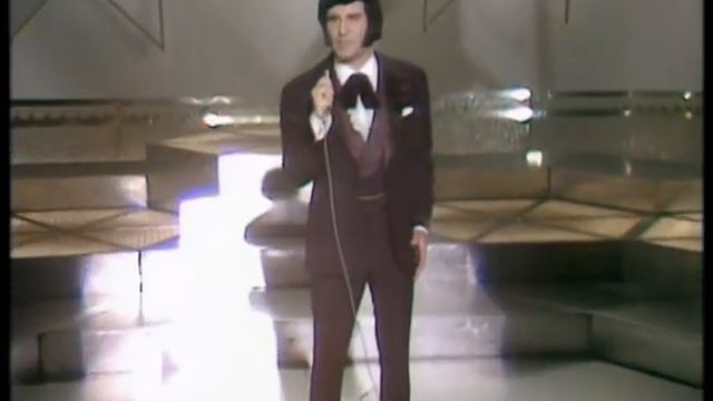 Robert Young singing "I'll Give You The Earth" on TV - April 1971 смотреть онлайн