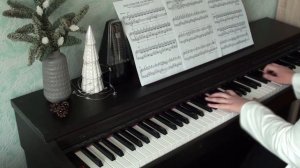 Музыка из к/ф "Три орешка для Золушки".  С новогодним приветом из детства).