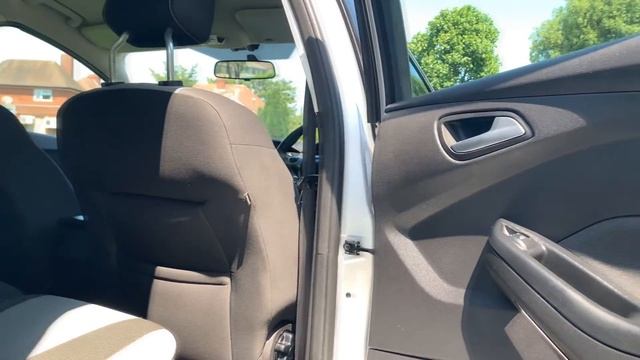 Ford Focus 1.6 TDCi Zetec S 5dr 2012 Walk-around смотреть онлайн