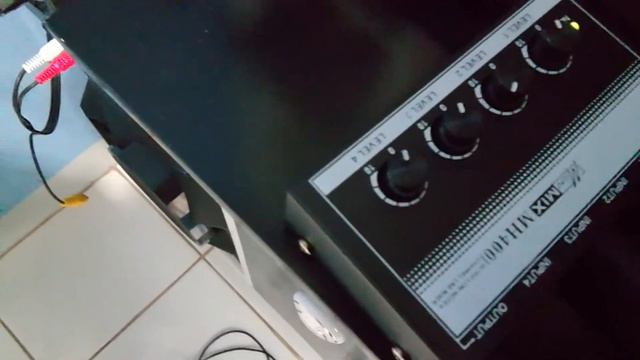 MH400 Ultra Low-Noise 4-Channel Line Mixer Review