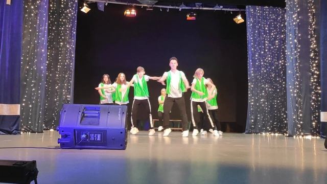 Студия современного танца "Орион" с танцем "Перерыв" смотреть онлайн