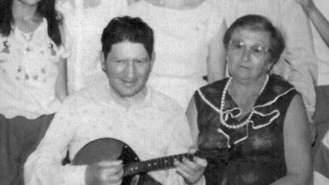 МС Бутов "Бабушка и Дедушка" смотреть онлайн