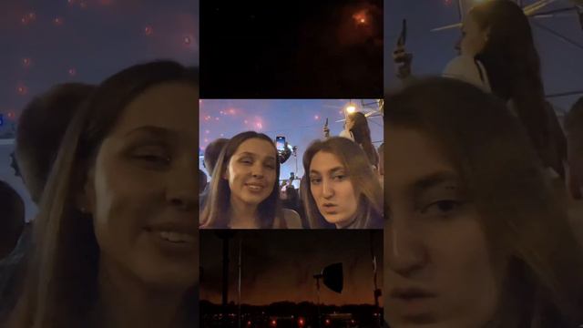 С новым годом ❤️ Пусть он будет счастливым для каждого 🎇 #нг #сновымгодом #новыйгод #рождество #lov смотреть онлайн