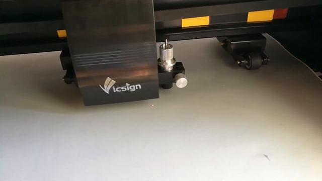 Резка пленки плоттером VicSign VS630 смотреть онлайн