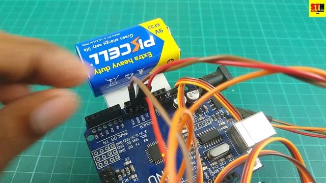How to make a simple DIY dancing robot for school at home | Step by Step смотреть онлайн
