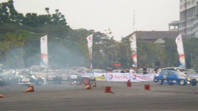 TANDEM DRIFT BMW E36 VS NISSAN CEFIRO | Dug Dug Drift 2019 смотреть онлайн
