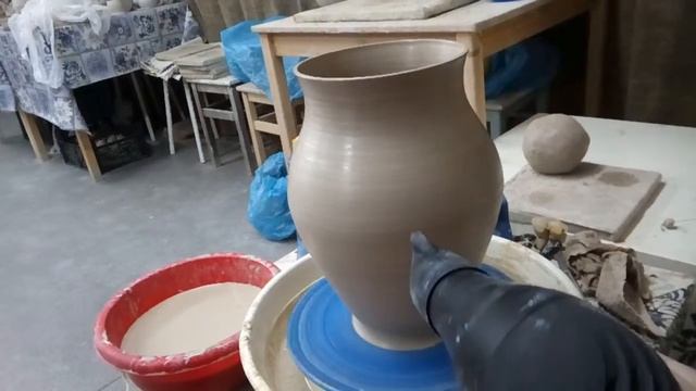 Сушка гончарного изделия на круге от мастерской Picasso смотреть онлайн