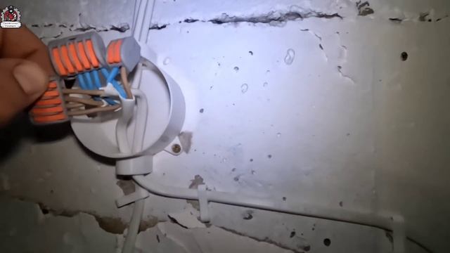 Чистим канализацию из колодца с сантехником из ЖКХ. смотреть онлайн