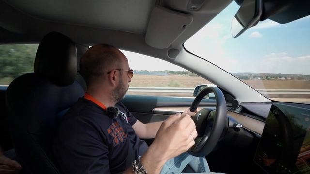 Tesla Model 3 Dual Motor Performance. Именно эту версию трёшки хотелось отснять в тест-драйве.