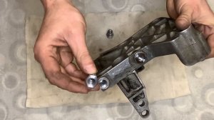 Восстановление сорванной резьбы в алюминиевом кронштейне.