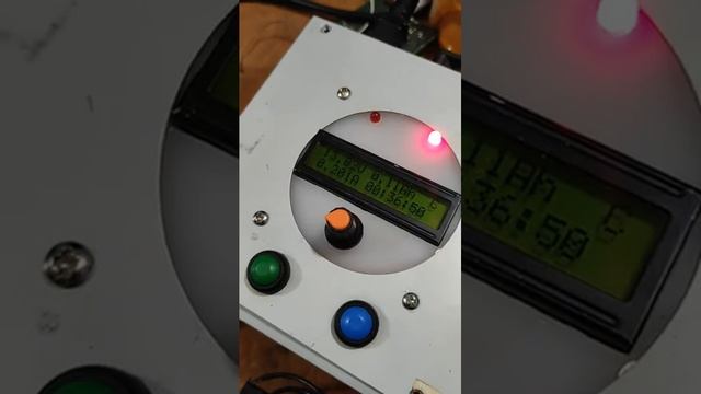 Заряжаю сдохший AGM аккумулятор 12В 4Ач смотреть онлайн