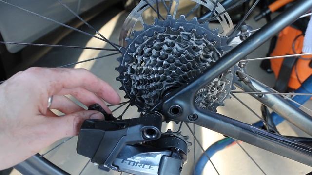 Sram 12 Speed AXS Chain Install - Road Flat Top