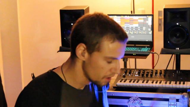 Sonic T - Sybass (live DnB drumming on Roland TD 15 KV and Akai APC40) смотреть онлайн