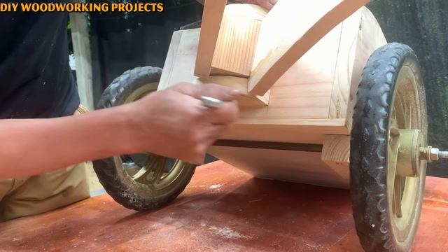 Very Creative Homemade Design Ideas // How To Make A Super Cute Kids Wooden Tricycle смотреть онлайн