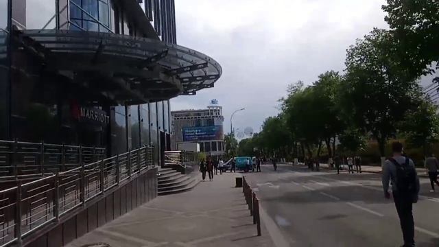 Краснодар. Сезон фонтанов открыт! BLACK STAR BURGER. Сквер Дружбы Народов. смотреть онлайн