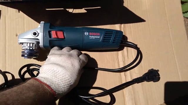 Распаковка болгарки Bosch GWS-700,сравнение с Makita GA-5030.Unpacking the angle grinder. смотреть онлайн