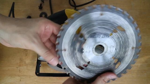 การใช้งานเลื่อยวงเดือนตัดไม้ l Stanley Circular Saw смотреть онлайн