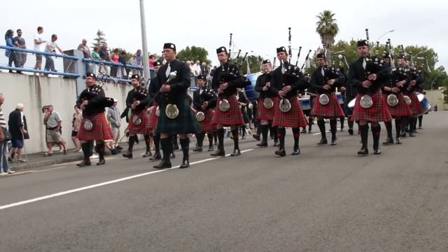 ILT City of Invercargill Highland Pipe Band - G2 - 2012 National champs Tauranga. Street March смотреть онлайн
