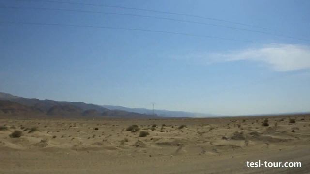 Дорога в Таузар вдоль Атласских гор (Road to Tozeur along the Atlas mountains) смотреть онлайн