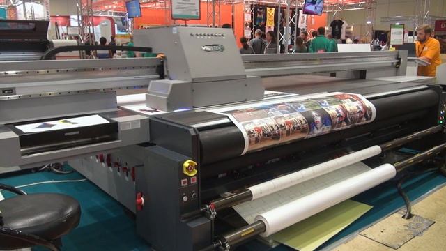 Широкоформатный планшетный УФ принтер SPRINTER TRUECOLOR FR3221UV смотреть онлайн