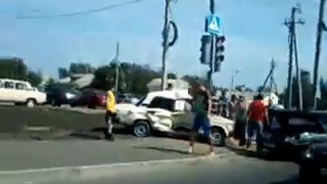 Пенза.авария на окружной!!!жесть!!! смотреть онлайн