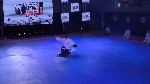 Айкидо  (яп. 合気道 айкидо)