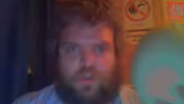 Человек с яйцом смотреть онлайн