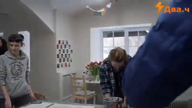 Вся суть феменизма кафе «Симона» | Fem-reaction of Mother Day present смотреть онлайн