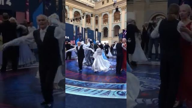 Петровский бал "Залог Долгожительства--движение" Гостиный Двор КондюкторыА Воронин-Г Александрова. смотреть онлайн