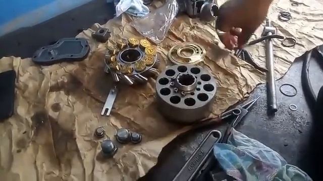 JCB JS81 EXCAVATOR HYDRAULIC PUMP ASSEMBLY смотреть онлайн